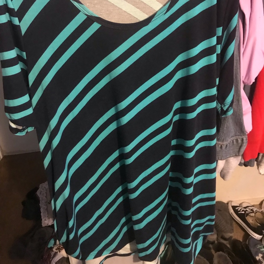 LuLaRoe Perfect Tee 2XL